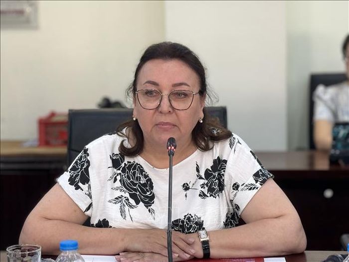 Bà Tatyana Avgusmanova, Trưởng Ban Phát triển Bền vững Hội đồng Nhân dân Thế giới tham luận.