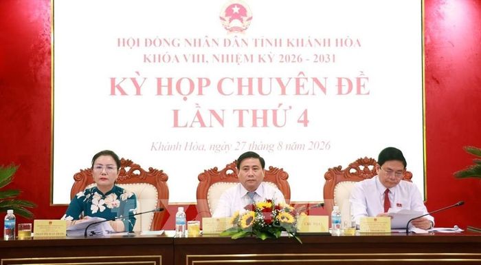 Chủ tọa kỳ họp. Ảnh: Xuân Triệu - TTXVN