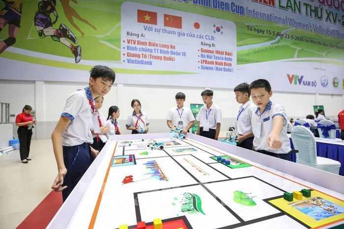 Học sinh tham gia Vòng chung kết Cuộc thi Robocon tỉnh Tây Ninh lần thứ I - năm 2026. Ảnh: Giang Phương - TTXVN