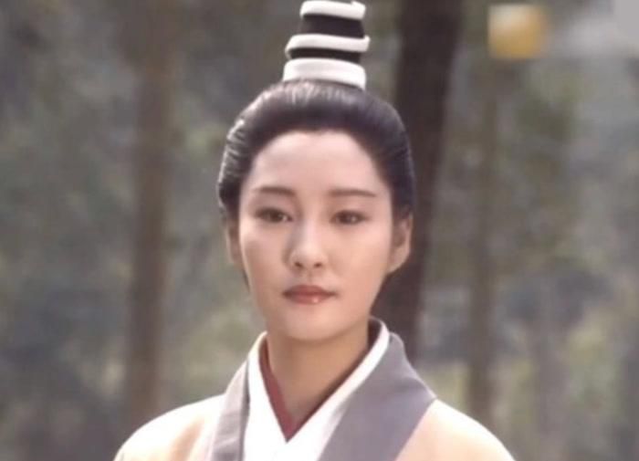 Tuyết Lê đóng Lý Mạc Sầu trong "Thần điêu đại hiệp" 1995.