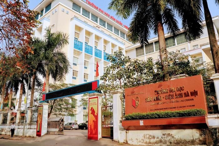 Trường Đại học Sân khấu - Điện ảnh Hà Nội là một trong những cơ sở đào tạo chuyên ngành nghệ thuật lâu đời tại Thủ đô.