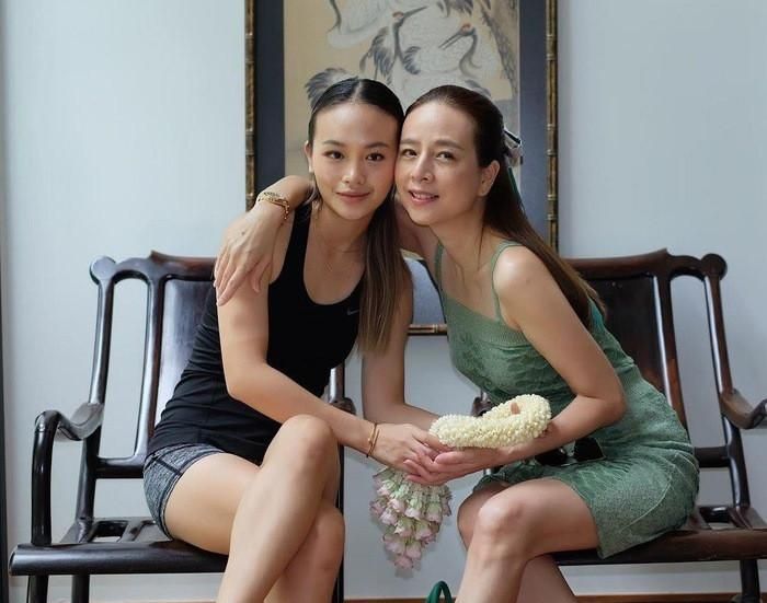 Những khoảnh khắc thân thiết của Madam Pang và "ái nữ" Prang Nuanwan Phanchet.