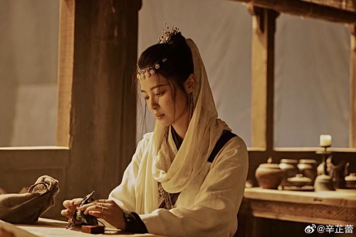 Tân Chỉ Lôi vai Chương Lộ Dao.