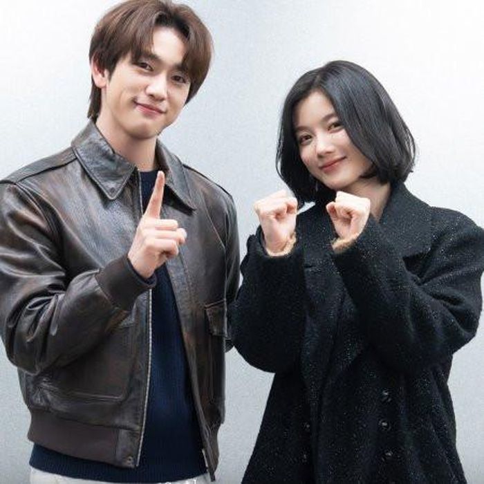 Kim Yoo Jung và Park Jin Young lần đầu tiên kết hợp trong dự án phim truyền hình tình cảm gián điệp mang tên 100 Days of Deception.