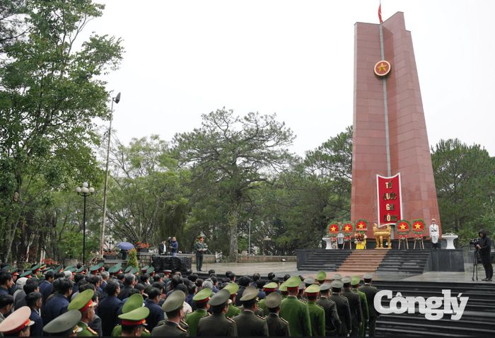 Buổi lễ diễn ra trang nghiêm, xúc động.