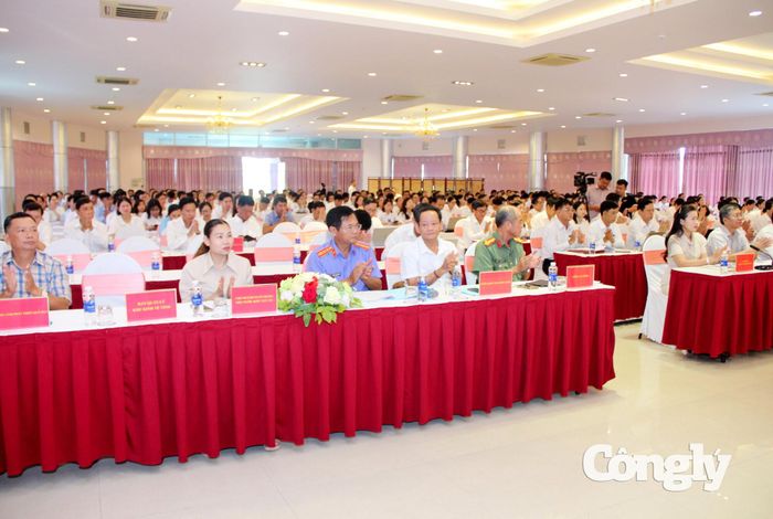 Quang cảnh hội nghị