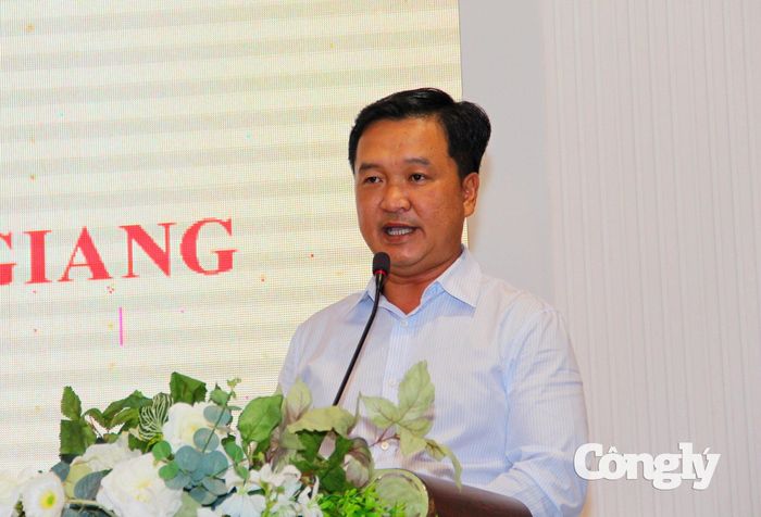 Ông Nguyễn Quang Minh, Tổng Giám đốc Công ty Cổ phần Tập đoàn Phú Cường trình bày tham luận