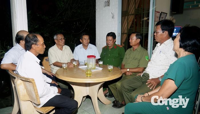 Những người có uy tín đã phát huy vai trò tích cực khi tham gia mô hình “Câu lạc bộ 3 tích cực trong đồng bào dân tộc Khmer” xã Hưng Hội