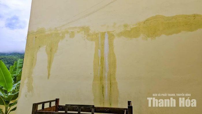 Trước thực trạng trên, lãnh đạo Trường Tiểu học Nam Xuân đã báo cáo UBND xã Nam Xuân, đề nghị địa phương đôn đốc nhà thầu có phương án khắc phục, sửa chữa.