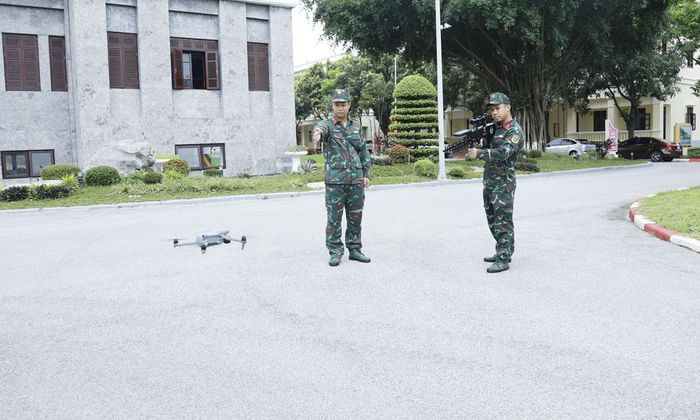 Tổ chế áp UAV, Ban Quân báo - Trinh sát luyện tập phương án chế áp UAV vi phạm khu vực cấm.