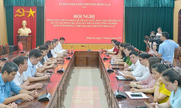 Toàn cảnh hội nghị.