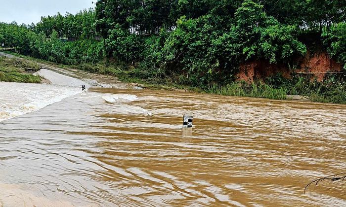  Ngầm Bến Táu, thôn Kim Bảng, xã An Lạc bị ngập do lũ tràn về.  