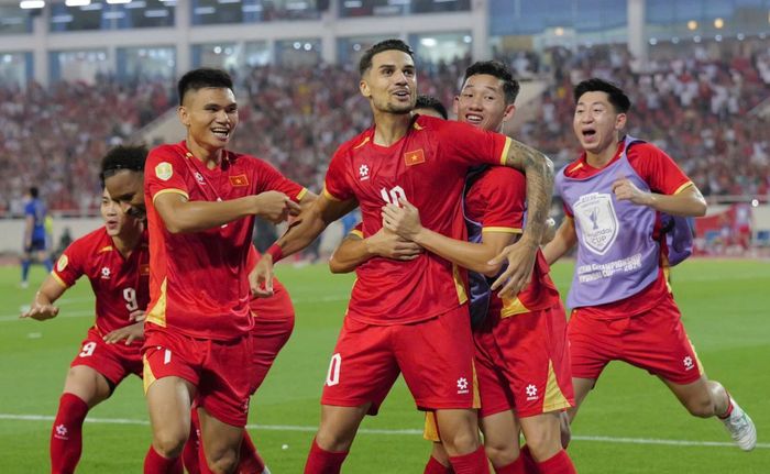 Tuyển Việt Nam nhọc nhằn giành cúp tại Mỹ Đình.