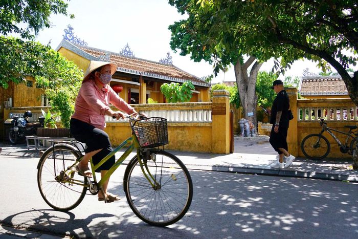 Đình, miếu không chỉ là không gian tín ngưỡng mà còn là điểm tựa tinh thần của cộng đồng. Ảnh: TRÂM ANH