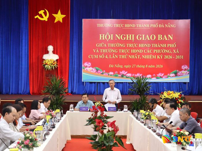 Lãnh đạo HĐND thành phố đồng chủ trì hội nghị. Ảnh: QUỐC TUẤN