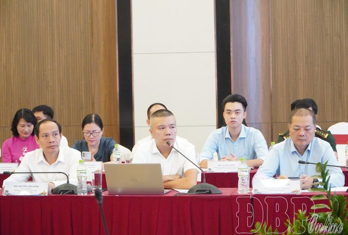 Đại biểu trao đổi, thống nhất đề xuất một số giải pháp để thực hiện.