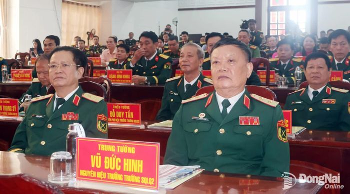 Các đồng chí nguyên thủ trưởng nhà trường dự lễ. Ảnh: Nguyệt Hà