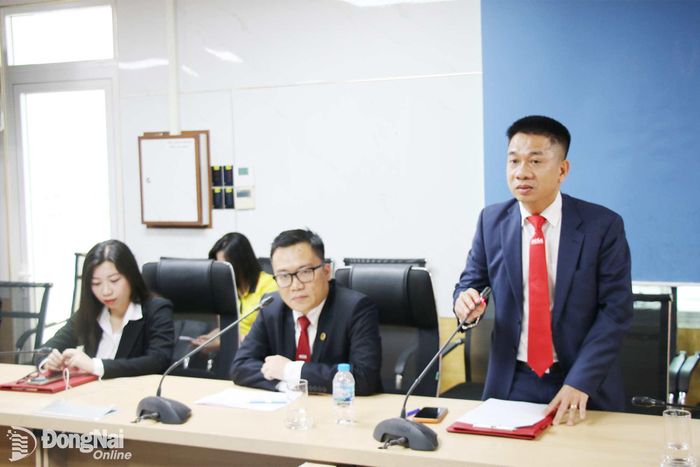Giám đốc kinh doanh miền Nam, Công ty cổ phần MISA Nguyễn Trần Tuấn Anh chia sẻ tại buổi lễ. Ảnh: Hải Quân