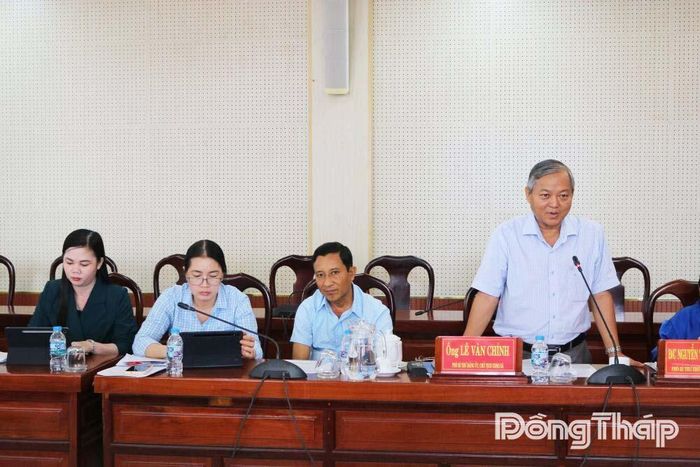 Lãnh đạo địa phương phát biểu tại buổi làm việc.