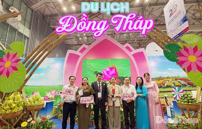 Không gian trưng bày du lịch Đồng Tháp.