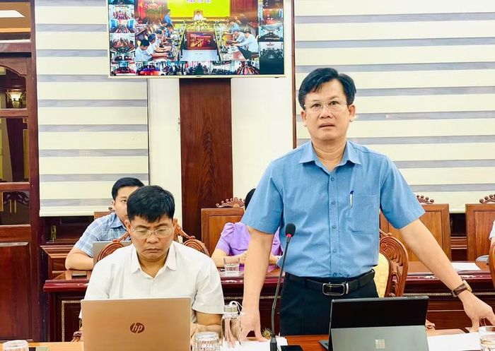  Lãnh đạo Sở Nông nghiệp và Môi trường báo cáo tại cuộc họp. Ảnh: Phi Long 