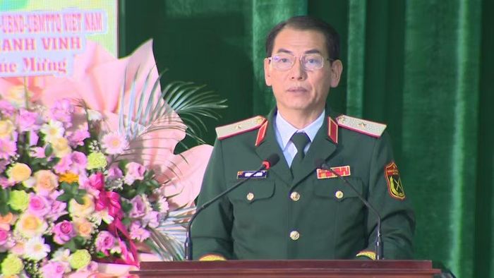 Thiếu tướng Dương Văn Quang - Phó Tư lệnh Quân đoàn 34 yêu cầu cán bộ, chiến sĩ Trung đoàn 866 phát huy truyền thống của các thế hệ cha anh, hoàn thành tốt mọi nhiệm vụ được giao. Ảnh: Bảo Long