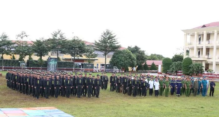 Cán bộ, chiến sĩ Công an tỉnh Gia Lai tham gia tổng duyệt các nội dung diễn tập.