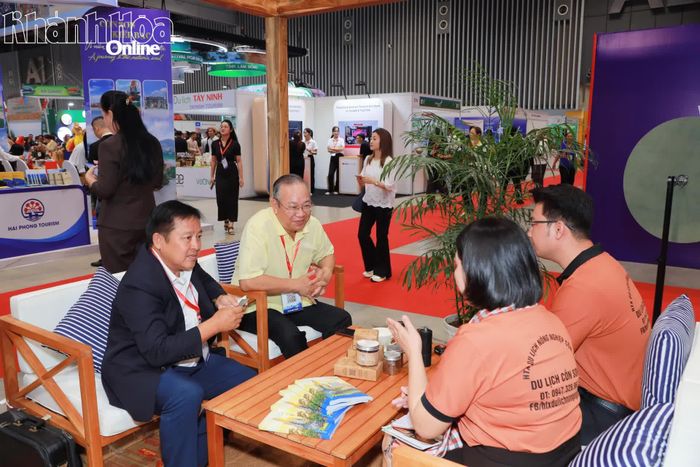 Doanh nghiệp du lịch Cần Thơ đến tìm hiểu, trao đổi cơ hội hợp tác với du lịch Khánh Hòa.