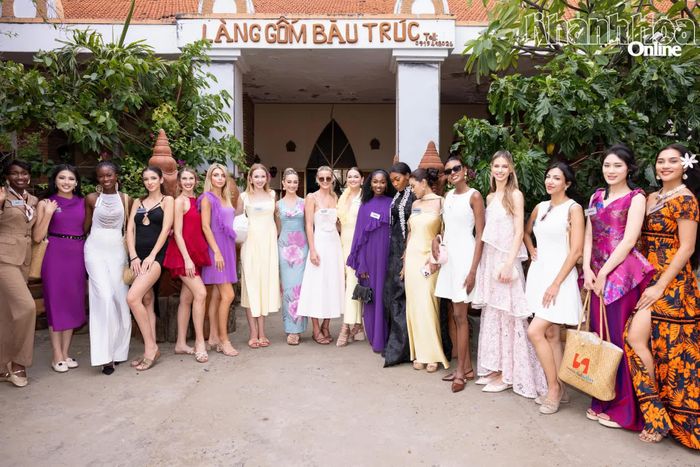 Các thí sinh Miss World 2026 tham quan Làng gốm Bàu Trúc, xã Ninh Phước.