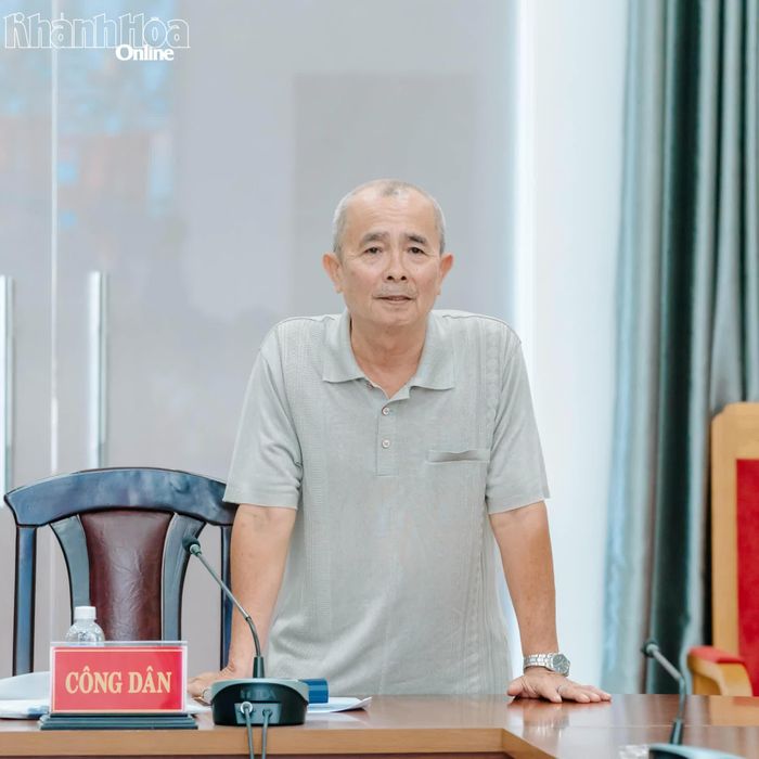 Ông Nguyễn Ngọc Tường Linh (phường Ninh Hòa) trình bày tại buổi tiếp công dân.