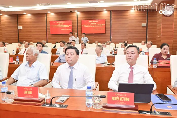 Đồng chí Lâm Đông và đồng chí Nguyễn Việt Hùng tham dự buổi gặp mặt.