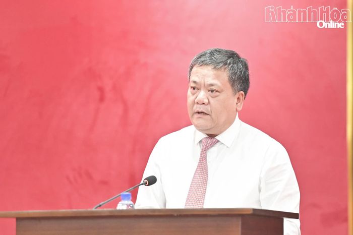 Đồng chí Trần Phong phát biểu tại buổi gặp mặt.