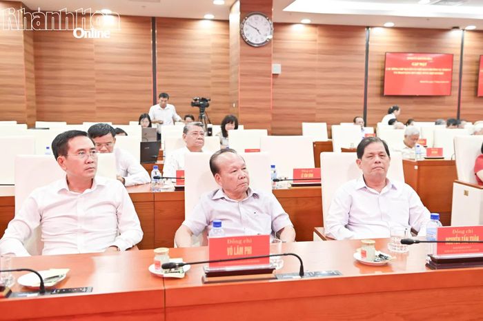 Các đồng chí nguyên lãnh đạo tỉnh tham dự buổi gặp mặt.