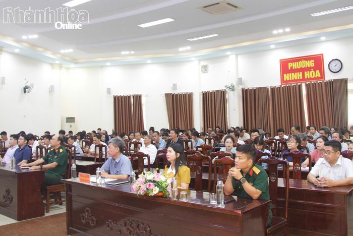 Các đại biểu tham gia buổi tập huấn.