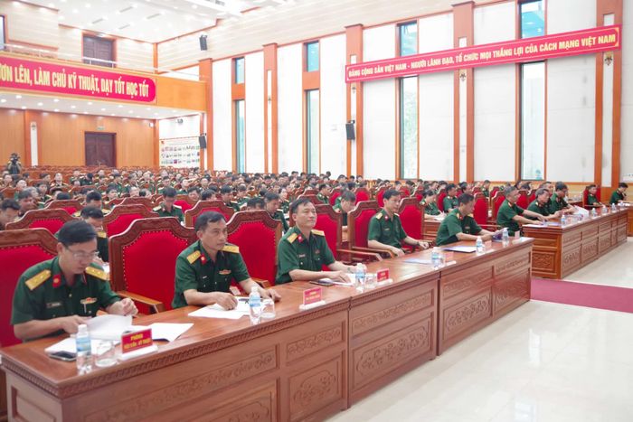Đại biểu tham dự khai mạc tập huấn.