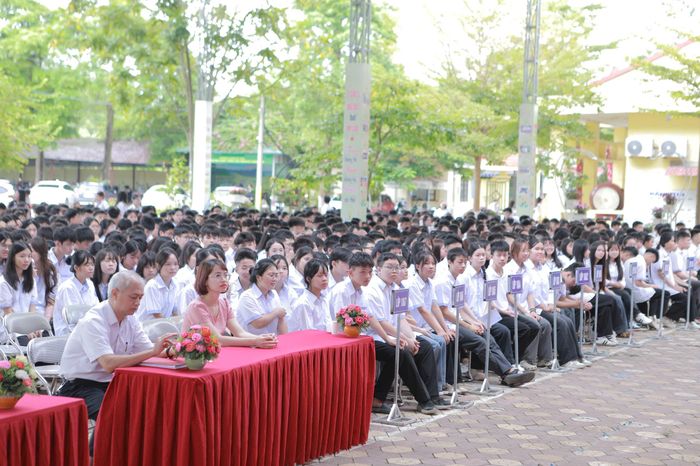 Học sinh Trường THPT Cao Lộc tham gia chương trình