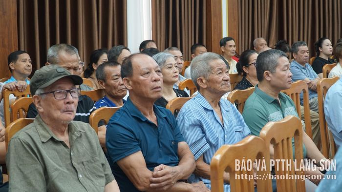 Đại diện các hộ dân bị ảnh hưởng bởi dự án tham dự hội nghị