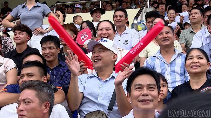 Dù thắng hay thua, mỗi trận đấu, mỗi pha bóng đẹp mắt đều mang đến niềm vui và sự phấn khích cho người hâm mộ.