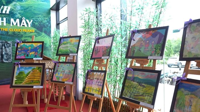 Không gian triển lãm tranh tại Bảo tàng tỉnh cơ sở 2