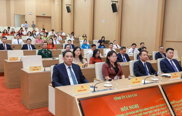 Các đại biểu dự hội nghị.