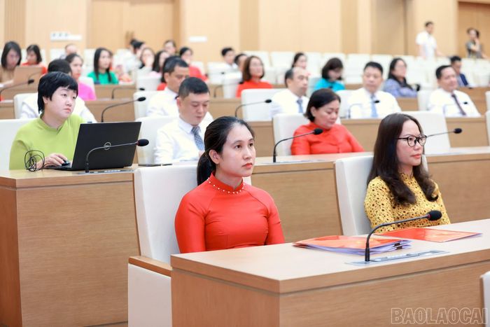 Các đại biểu dự hội nghị.