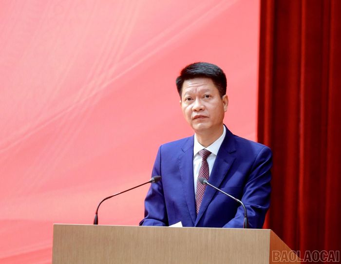 Đồng chí Nguyễn Thế Phước - Phó Bí thư Tỉnh ủy, Chủ tịch Ủy ban MTTQ Việt Nam tỉnh phát biểu tại hội nghị.