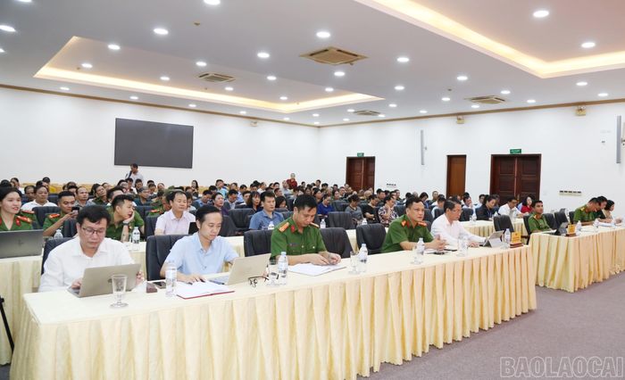 Đại biểu dự hội nghị.