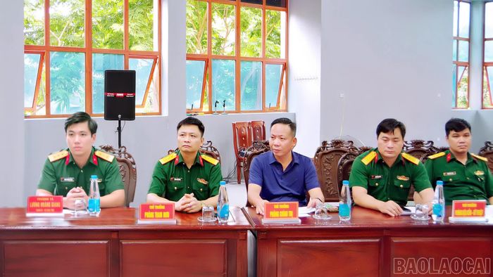 Các đại biểu dự lễ khai mạc.