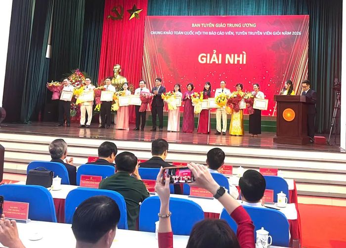 Giải Nhì toàn quốc của thí sinh Lương Thúy Nga, tỉnh Lào Cai tiếp tục có thêm một minh chứng sinh động về chất lượng đội ngũ báo cáo viên, tuyên truyền viên.