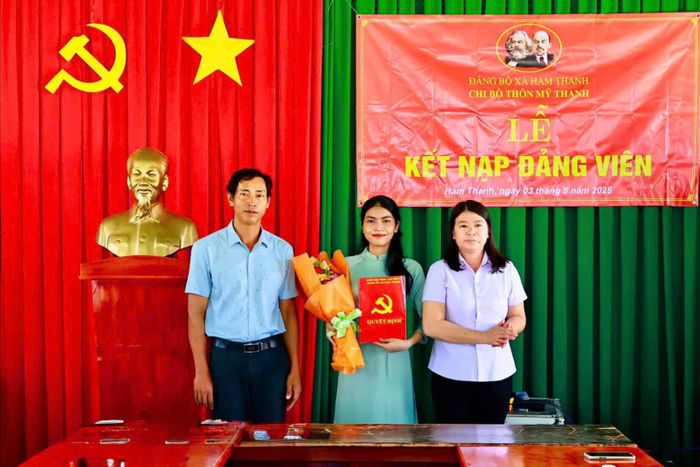 Chị Nguyễn Thị Huỳnh, đảng viên Chi bộ thôn Mỹ Thạnh, dân tộc Raglai được kết nạp Đảng vào 3/8/2026.