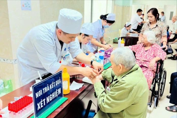 Khám sức khỏe định kỳ cho NCT năm 2026 tại Lâm Đồng