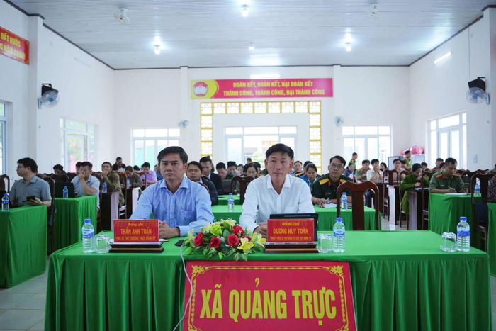 Cán bộ, đảng viên xã biên giới Quảng Trực tham gia hội nghị quán triệt và triển khai thực hiện các nghị quyết và chương trình hành động của Tỉnh ủy Lâm Đồng