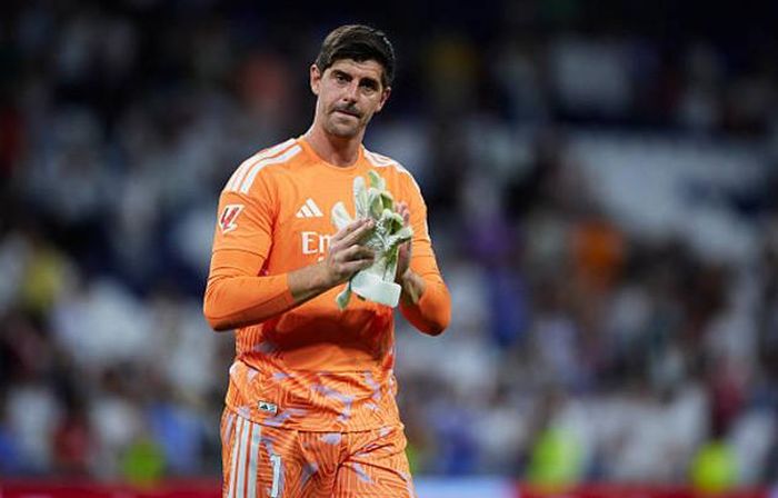 Thibaut Courtois có 2 pha cứu thua và không mắc lỗi ở bàn thua duy nhất của đội nhà.