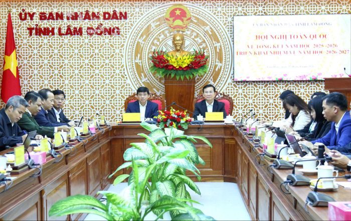 Lãnh đạo tỉnh, các sở, ngành tham dự tại điểm cầu Lâm Đồng